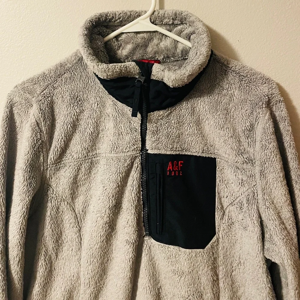 Abercrombie pullover Jacket - Picture 6 of 8